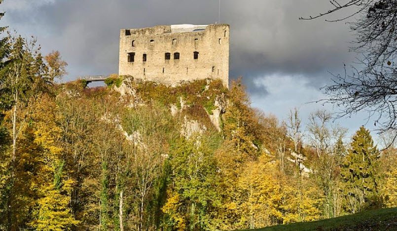 Ruine Gilgenberg, Zullwil, Switzerland